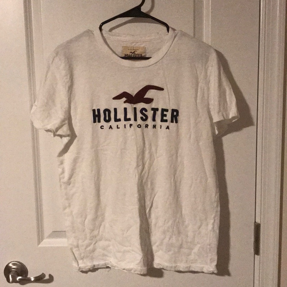 Men’s Hollister T-shirt